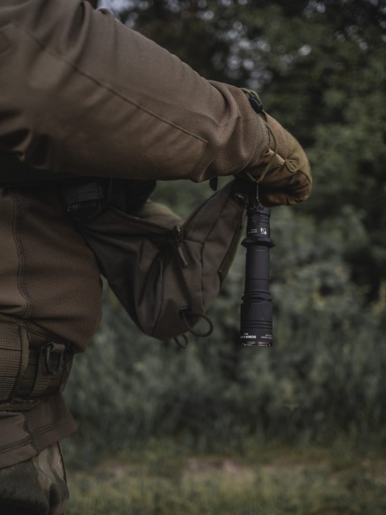 LATARKA TAKTYCZNA ARMYTEK DOBERMANN PRO V3.5 USB WHITE