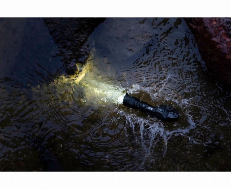 LATARKA TAKTYCZNA ARMYTEK PARMA C2IR PRO