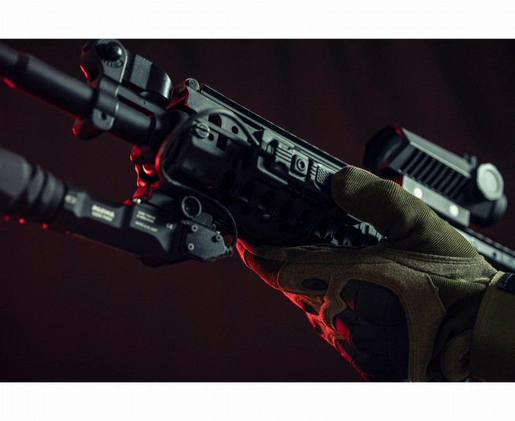 LATARKA TAKTYCZNA ARMYTEK PARMA C2IR PRO