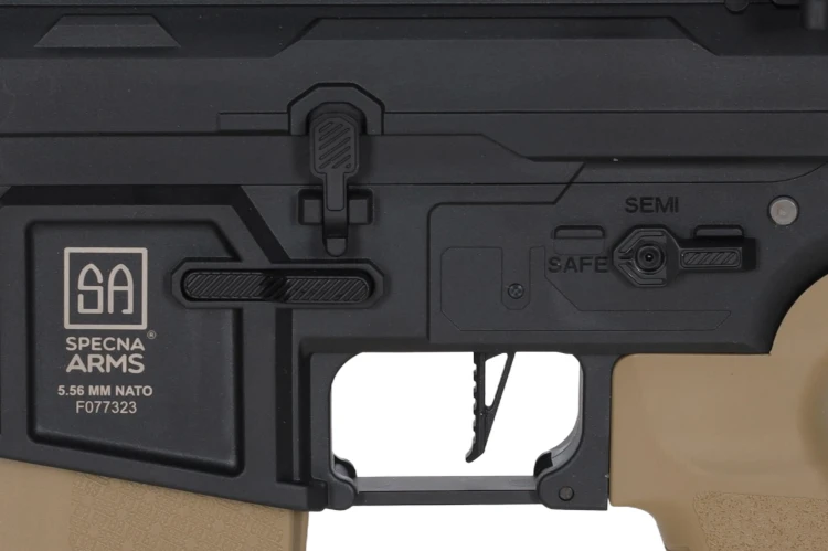 Replika Specna Arms SA-F04 Flex BLDC Half Tan spust i oznaczenia