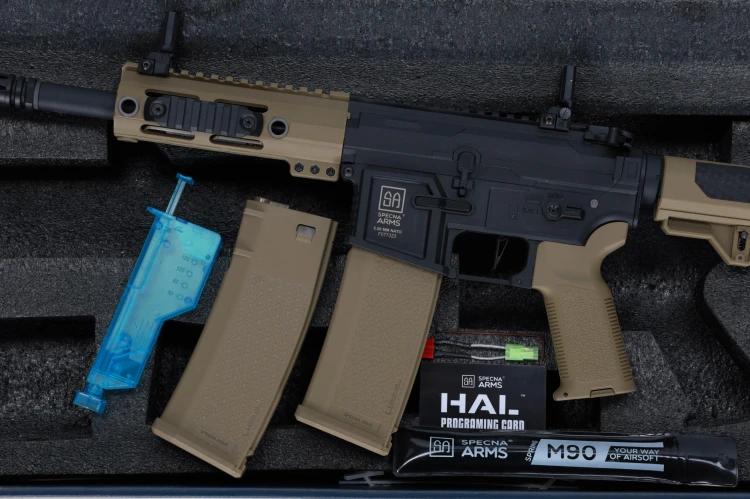 Replika Specna Arms SA-F04 Flex BLDC Half Tan i akcesoria w zestawie
