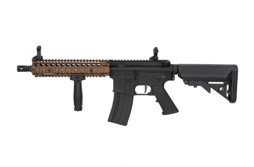 Replika Specna Arms Colt x Daniel Defense MK18 SA-P19 10.5'' Prime BLDC Aster II Chaos Bronze